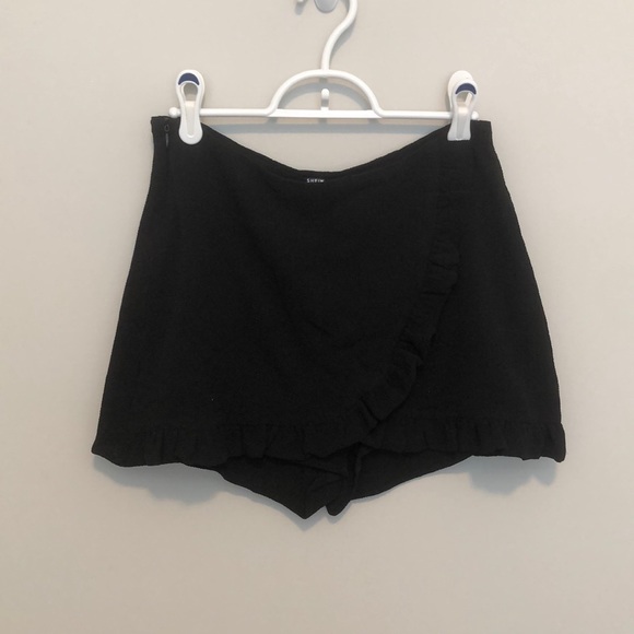 SHEIN Black Solid Ruffle Hem Wrap Skort - Picture 4 of 4